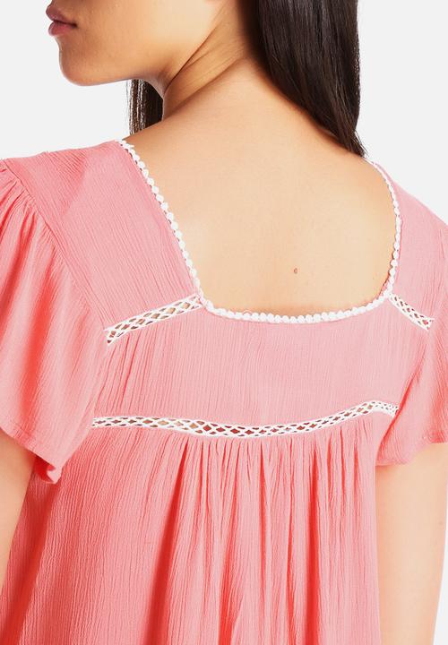 New Look - Jessica Embroidered Square Neck Shell