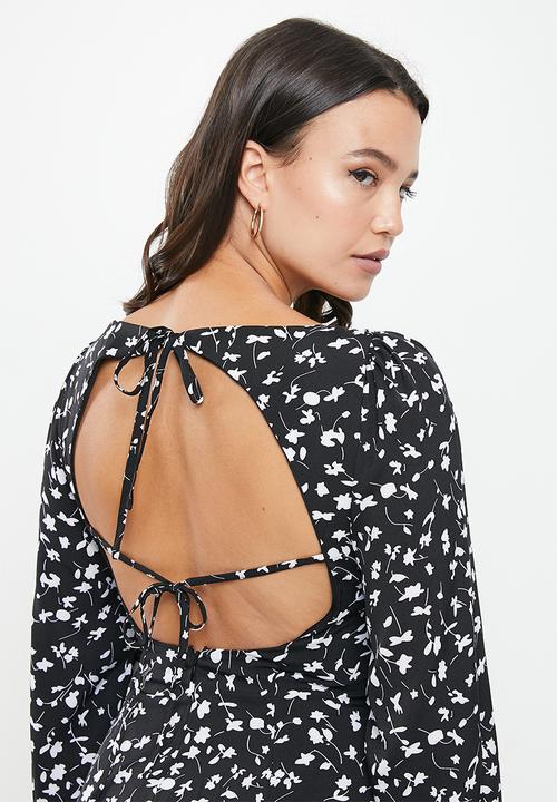 Missguided - Tie back long sleeve floral mini dress - black & white 