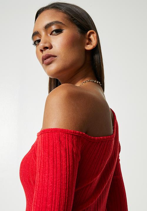 VELVET - Cut out shoulder knit midi - red