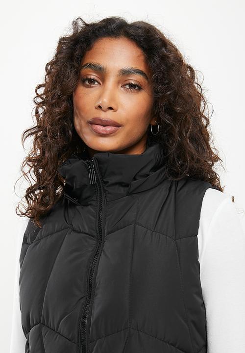 Stella Morgan - Zip front hooded longline gilet - black