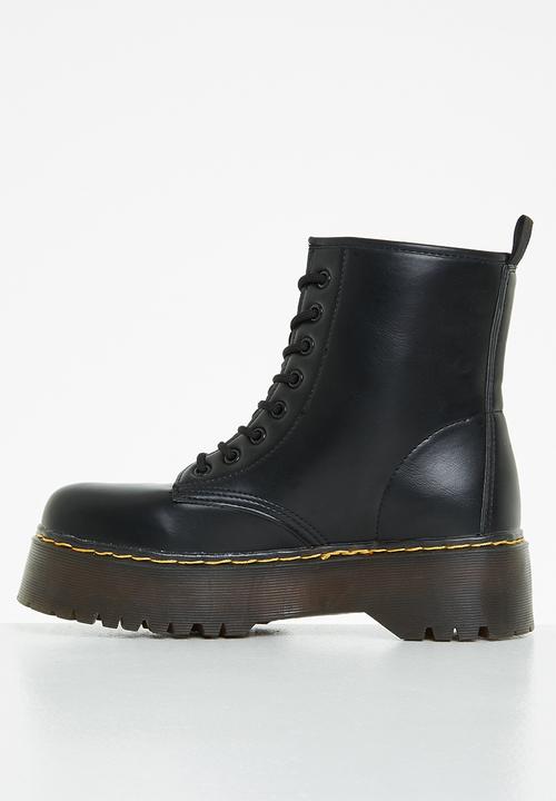 Superbalist - Coven lace up boot - black
