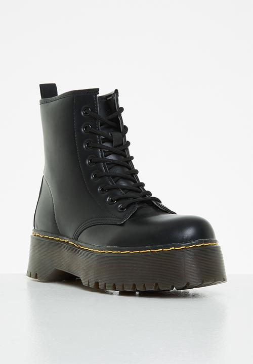Superbalist - Coven lace up boot - black