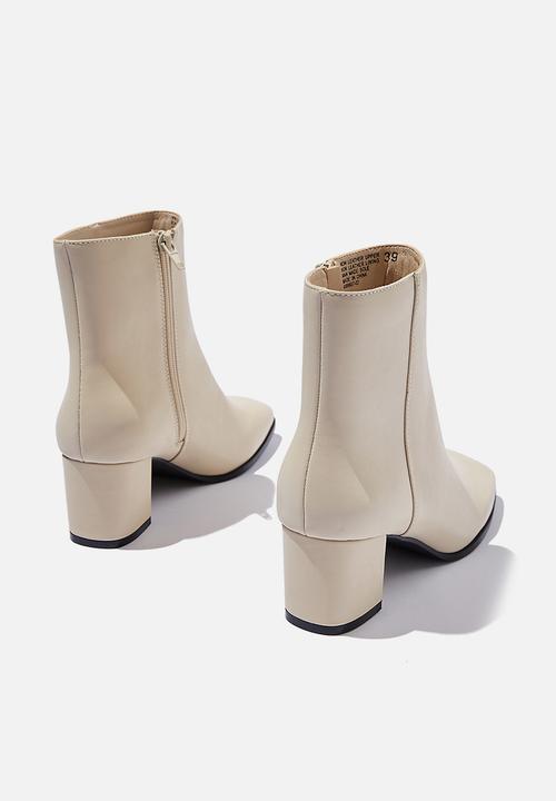 Cotton On - Ashlea square toe classic boot - ecru 