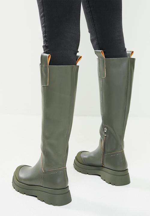 Footwork - Devvi pull on knee boot - olive