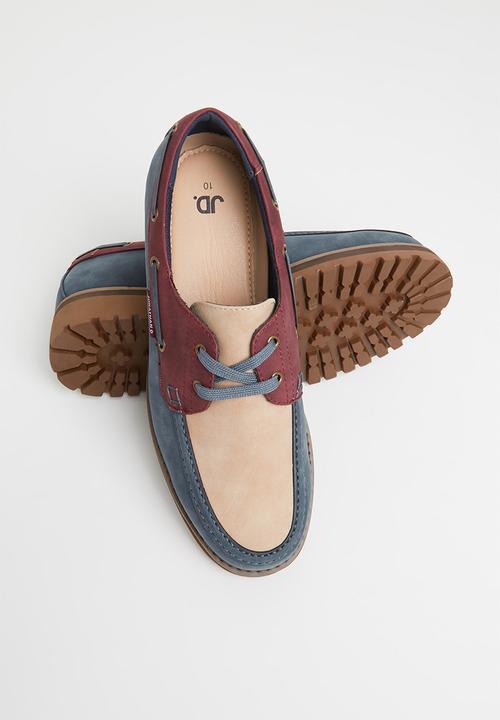 Jonathan D - J boat - navy
