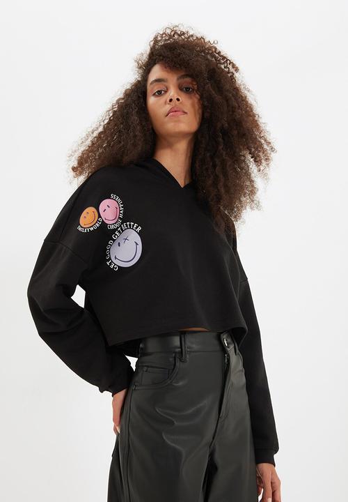 Trendyol - Emoji licensed printed crop hoodie knitted sweatshirt  - black