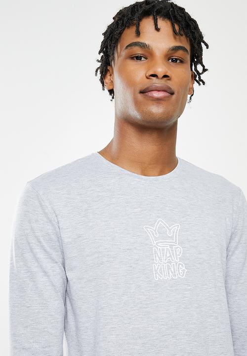 STYLE REPUBLIC - Chest print lounge T-shirt and pants pajama set - grey