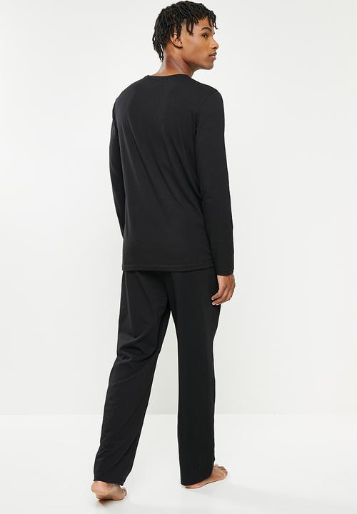 STYLE REPUBLIC - Chest print lounge T-shirt and pants pajama set - black
