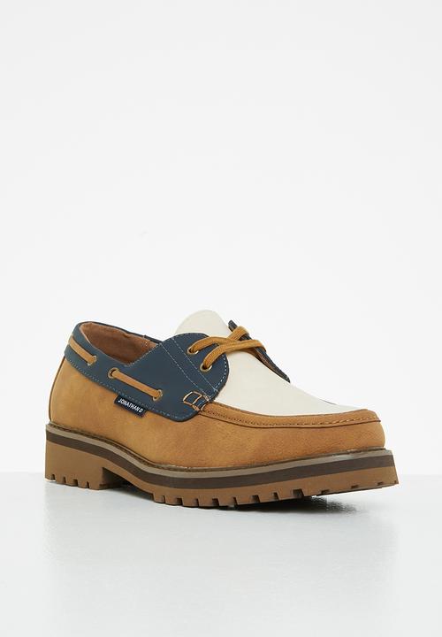 Jonathan D - J boat - brown & navy