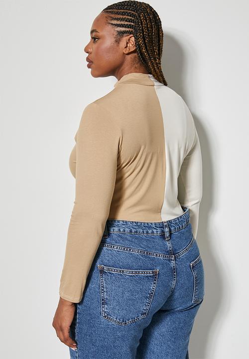 Superbalist - Half and half colourblock tee - brazilian sand & camel