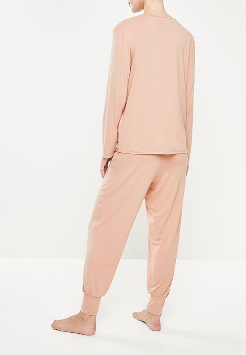 Superbalist - Maternity nursing jogger sleepset - rose smoke