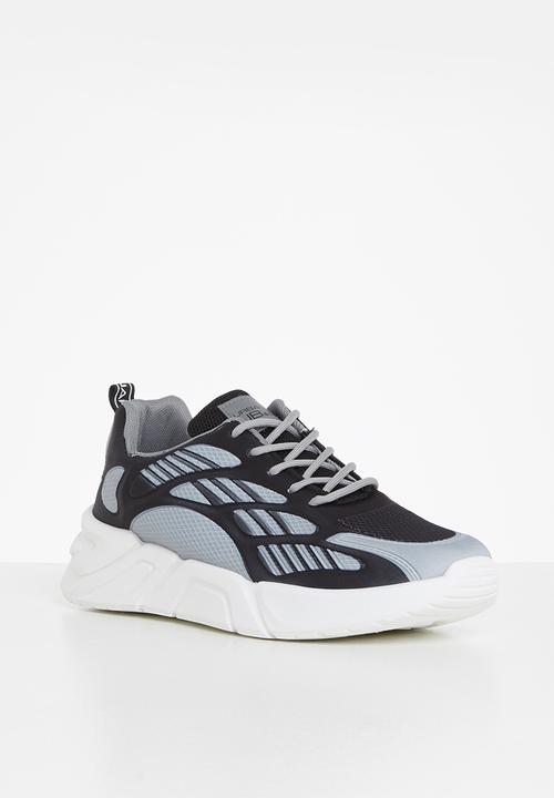 UrbanArt - Falke 1 mesh - grey