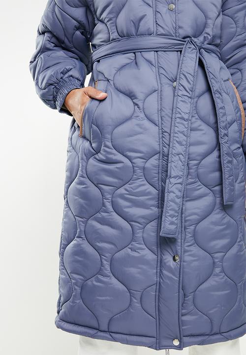 Missguided - High neck wave quilt belted puffer - blue