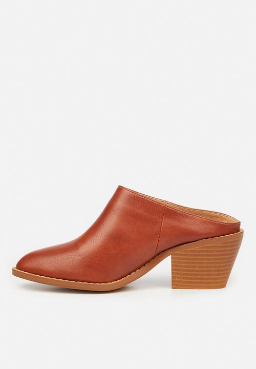 Butterfly Feet - Saddle mule heel - tan