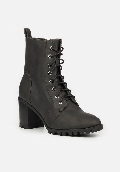 Butterfly Feet - Tallie lace up ankle boot - black
