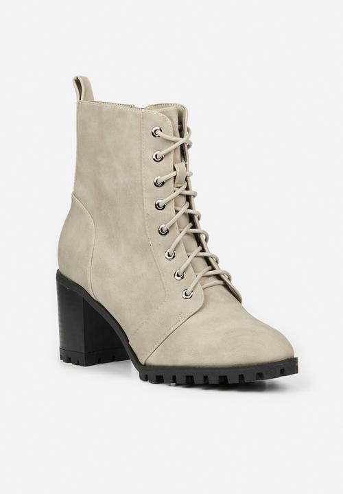 Butterfly Feet - Tallie lace up ankle boot - grey