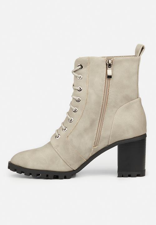 Butterfly Feet - Tallie lace up ankle boot - grey