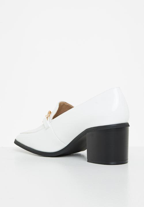 Glamorous - Chain block heel loafer - white