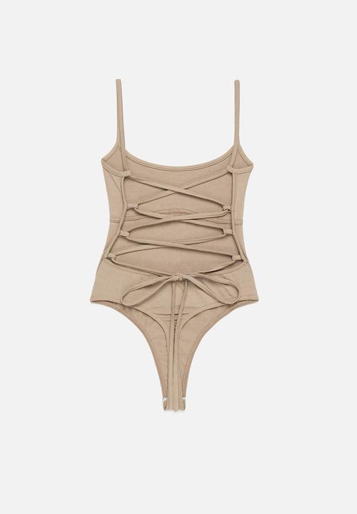 Missguided - Extreme lace up strappy bodysuit - mocha