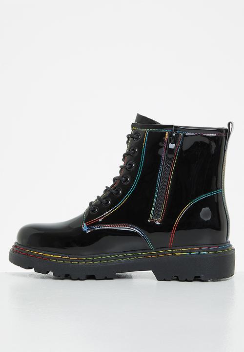 Plum - Conica lace-up boot - black