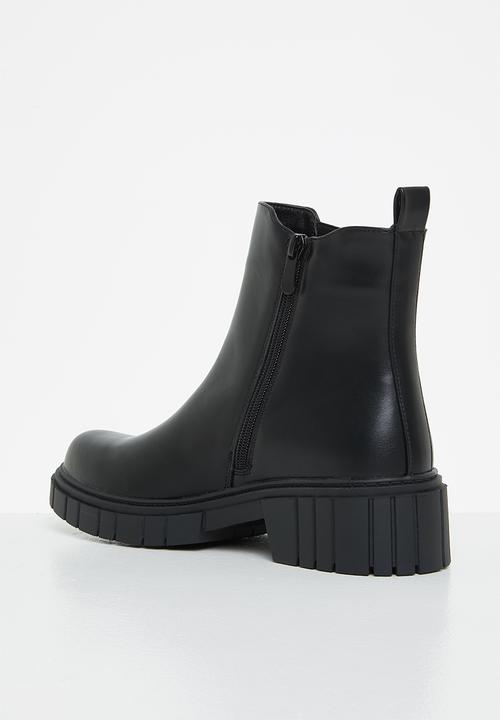 Plum - Legacy chunky chelsea boot - black