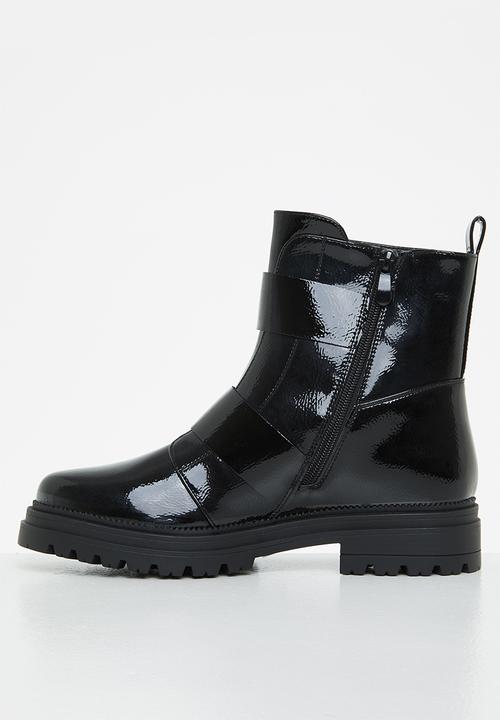 Plum - Delight buckle ankle boot - black