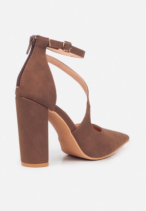 Miss Black - Criss2 ankle strap heel - chocolate