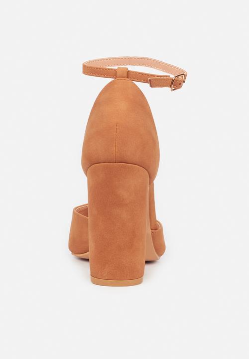Miss Black - Criss3 ankle strap heel - tan