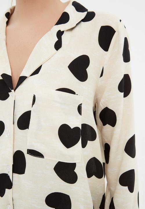 Trendyol - Heart woven pajamas set - ecru