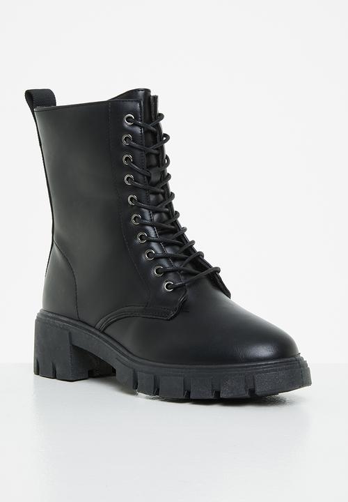 Jada - Chunky lug sole hiking boot - black