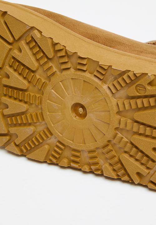 Jada - Faux shearling ankle bootie - tan