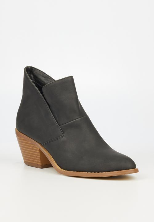 Butterfly Feet - Saddle 3 ankle boot - black