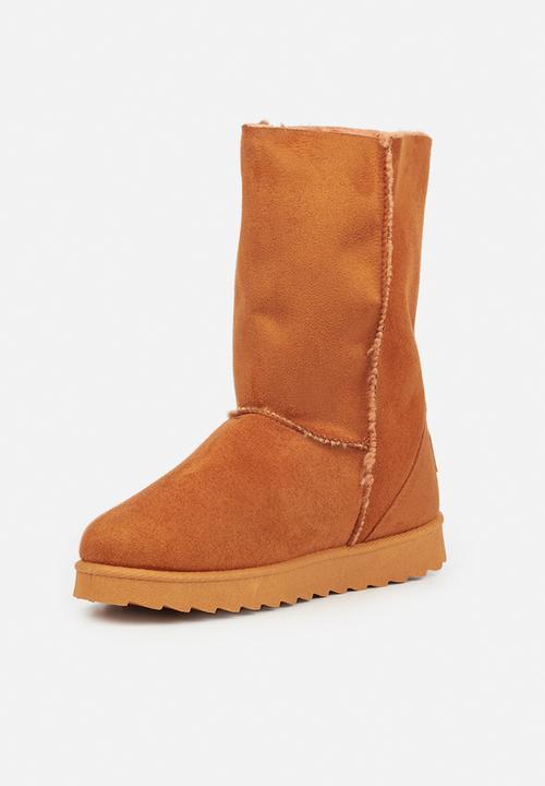 Butterfly Feet - Cozy 4 slipper boot - camel