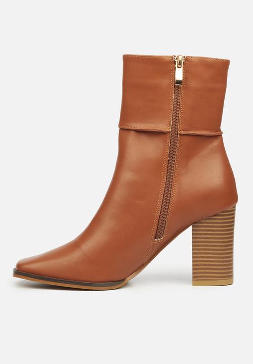 Miss Black - Ria1 mid calf boot - tan