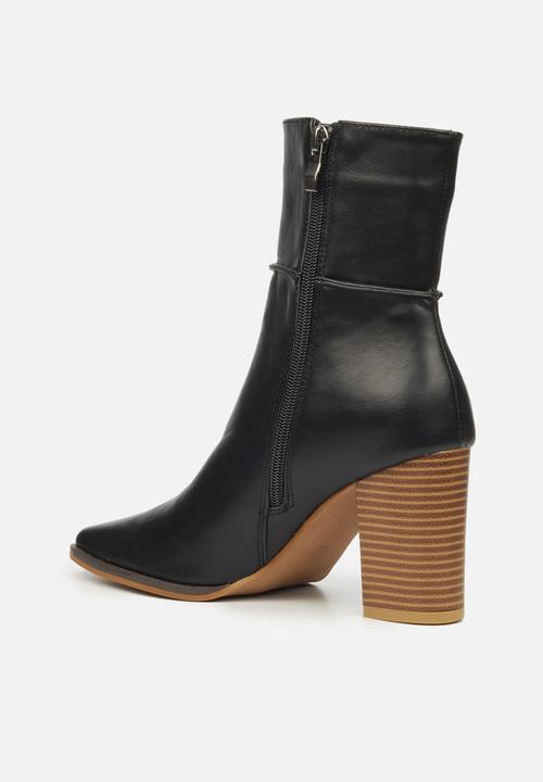 Miss Black - Ria1 mid calf boot - black