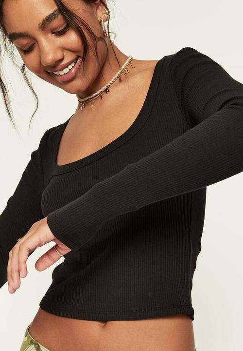 Supré  - Helly long sleeve scoop neck top - black