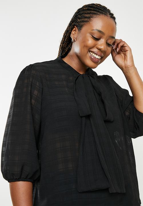 Me&B - Plus neck tie blouse - black