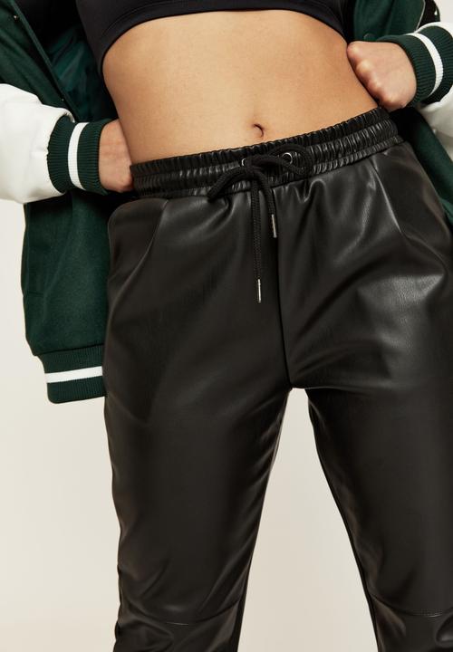 Supré  - Vegan leather jogger pant - black