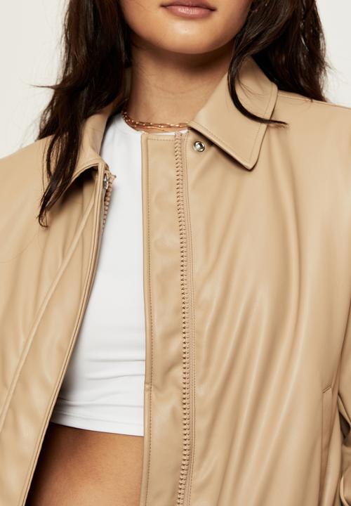 Supré  - Vegan leather bomber jacket - coco whip