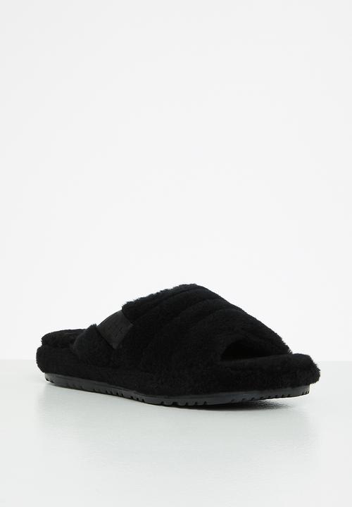 UGG® - Fluff you - black