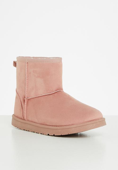 Jada - Faux shearling ankle bootie - blush