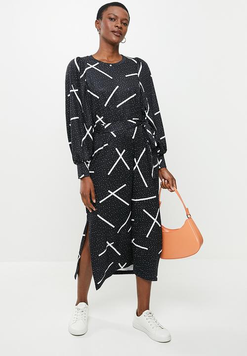 Me&B - Digital printed brushed knit dress - black & white