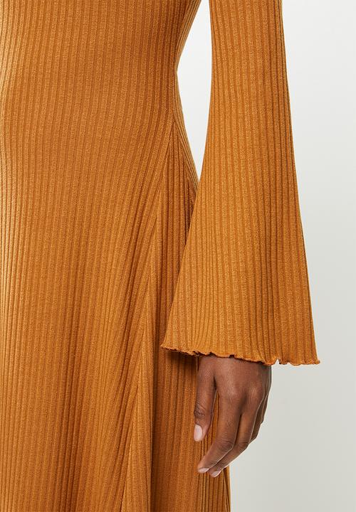 Me&B - Ribbed long sleeve maxi dress - tan