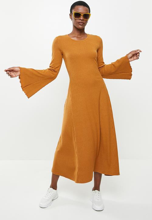 Me&B - Ribbed long sleeve maxi dress - tan