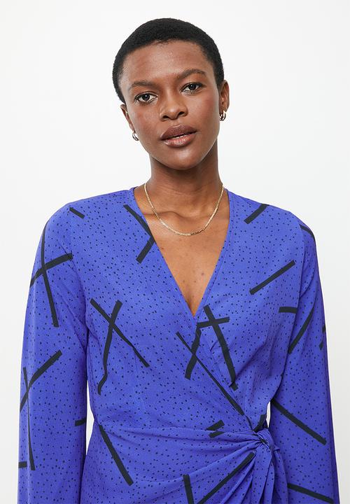 Me&B - Flared sleeve dash print wrap dress - blue