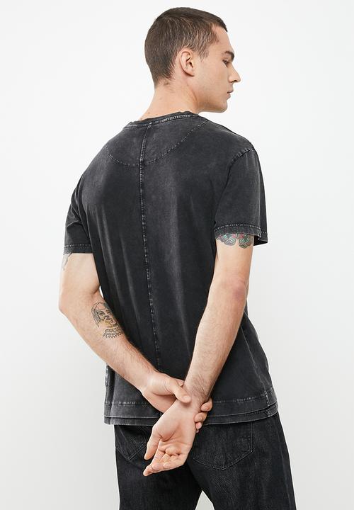 S.P.C.C - Crosby relaxed fit peepout hem tee - black
