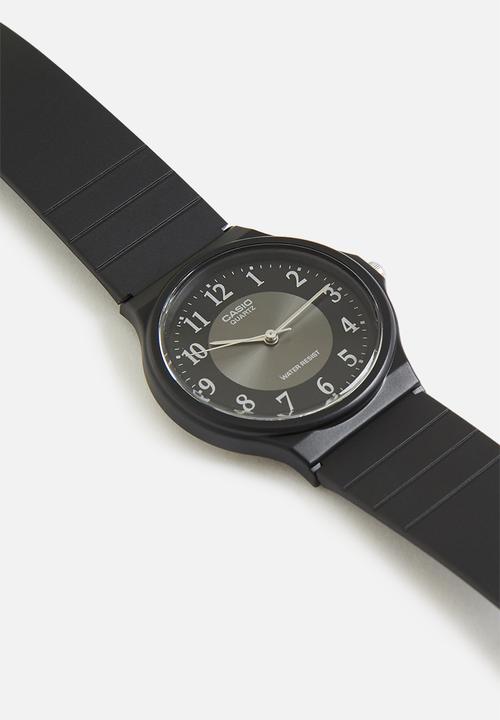 Casio - Analog round black dial - black
