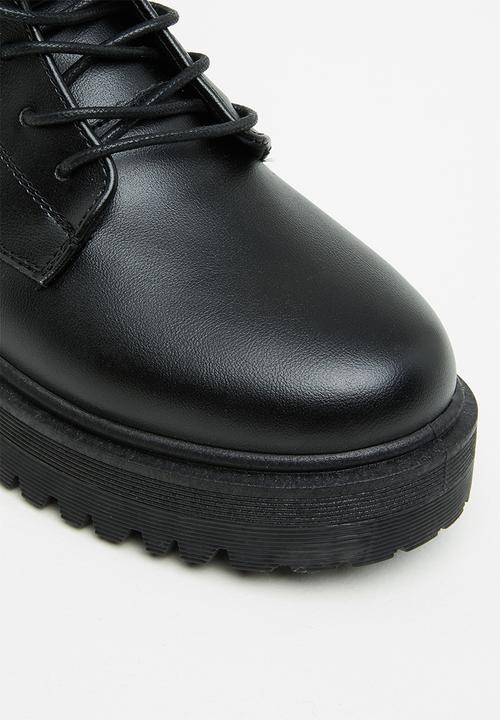 Superbalist - Valda lace up boot- black