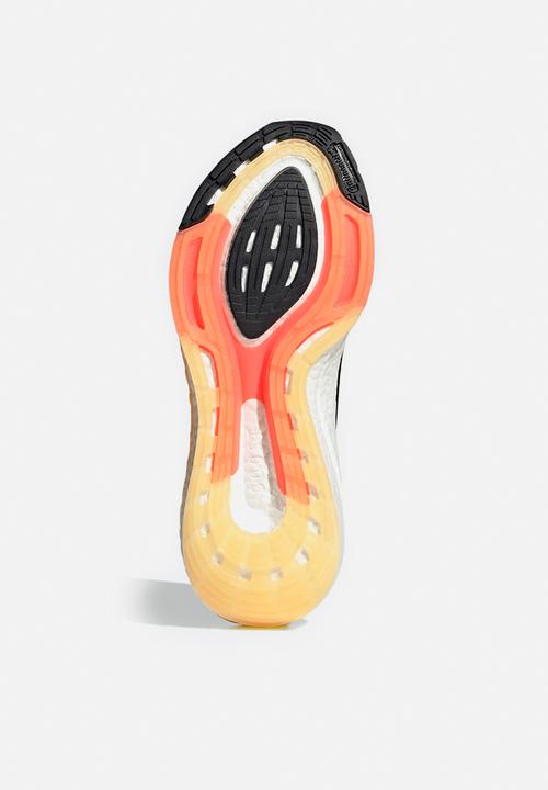 adidas Performance - Ultraboost 22 - core black/turbo/flash orange