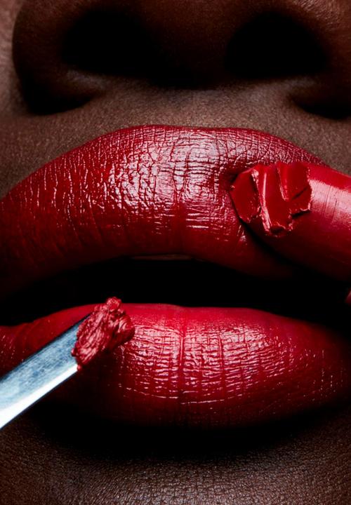 MAC - Cremesheen Lipstick - Brave Red